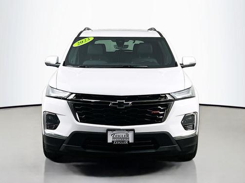 Summit White 2023 Chevrolet Traverse RS