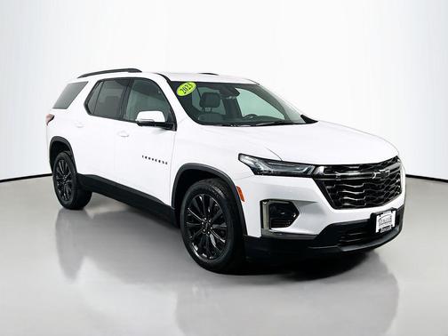 Summit White 2023 Chevrolet Traverse RS