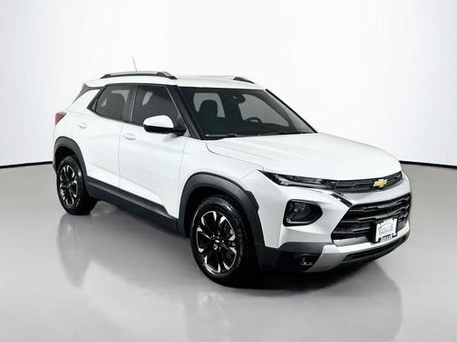 Iridescent Pearl Tricoat 2021 Chevrolet Trailblazer LT