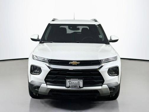 Iridescent Pearl Tricoat 2021 Chevrolet Trailblazer LT