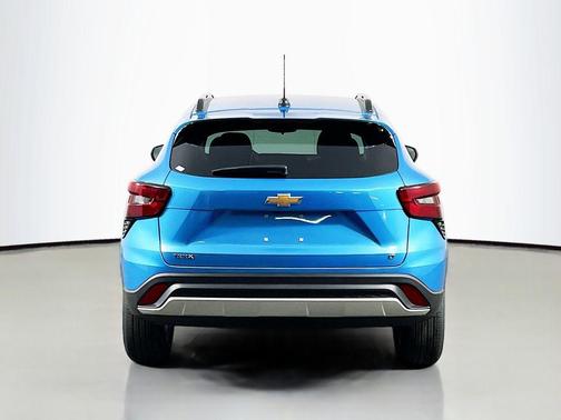 Marina Blue Metallic 2026 Chevrolet Trax LT