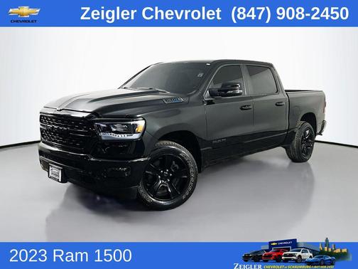 Diamond Black Crystal Pearlcoat 2023 RAM 1500 Big Horn/Lone Star