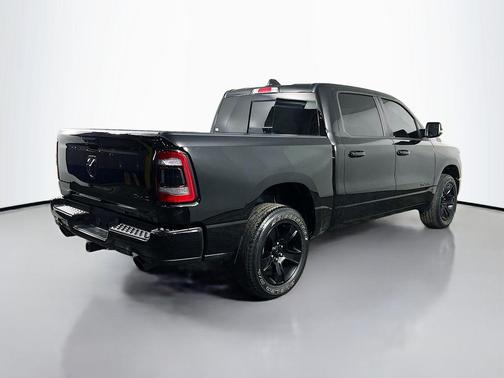 Diamond Black Crystal Pearlcoat 2023 RAM 1500 Big Horn/Lone Star