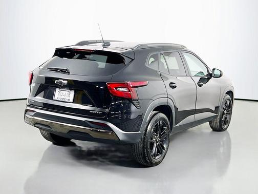 Mosaic Black Metallic 2025 Chevrolet Trax FWD ACTIV