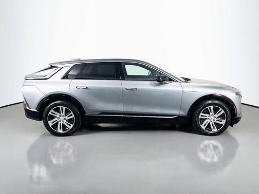 Argent Silver Metallic 2024 Cadillac LYRIQ Tech