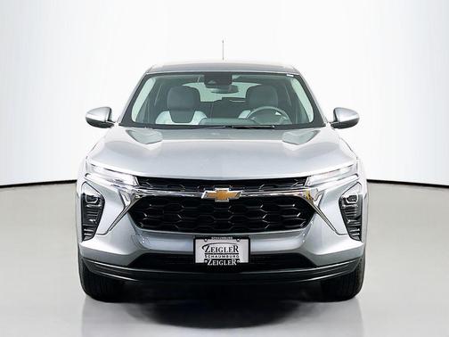 Sterling Gray Metallic 2026 Chevrolet Trax LS