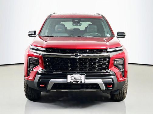 Radiant Red Tintcoat 2026 Chevrolet Traverse AWD Z71