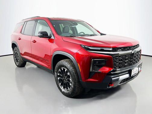 Radiant Red Tintcoat 2026 Chevrolet Traverse AWD Z71