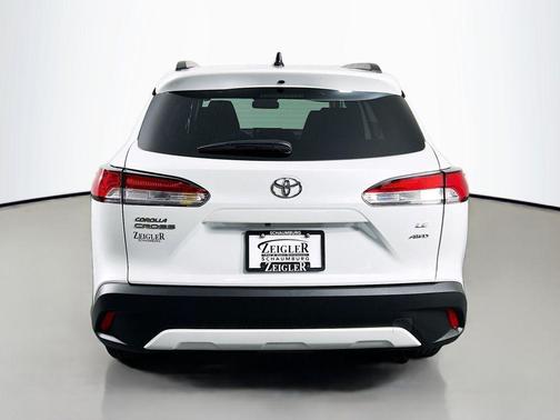 2025 Toyota Corolla Cross LE