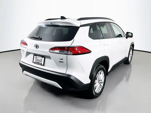 2025 Toyota Corolla Cross LE