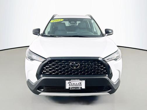 2025 Toyota Corolla Cross LE
