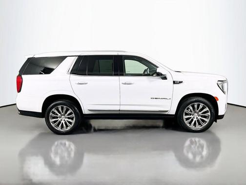 Summit White 2023 GMC Yukon Denali