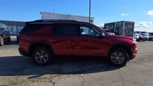 2025 Chevrolet Traverse LT
