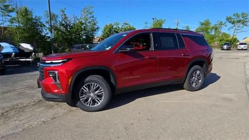 2025 Chevrolet Traverse LT