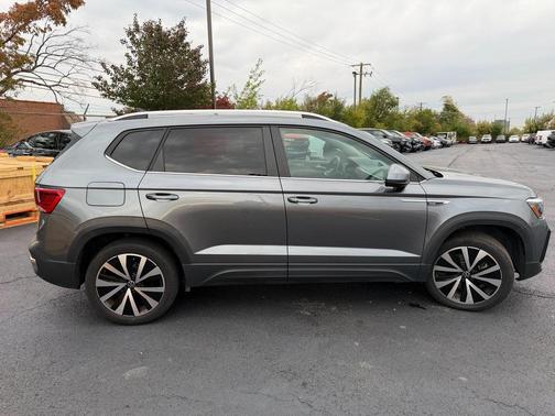 2024 Volkswagen Taos 1.5T SE