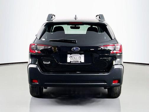 Crystal Black Silica 2023 Subaru Outback Onyx Edition XT