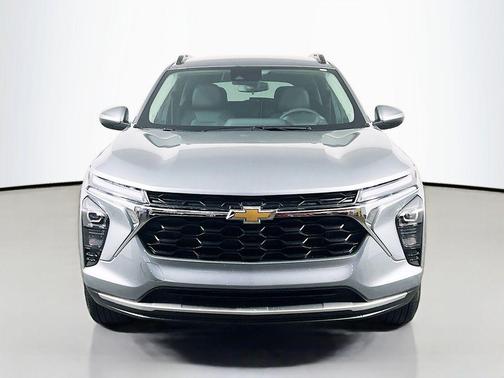 Sterling Gray Metallic 2026 Chevrolet Trax LT