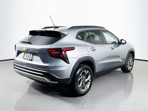 Sterling Gray Metallic 2026 Chevrolet Trax LT
