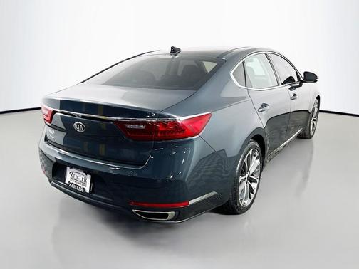 2018 Kia Cadenza Technology