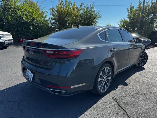 2018 Kia Cadenza Technology