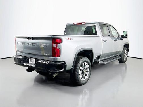 Sterling Gray Metallic 2026 Chevrolet Silverado 2500 Custom