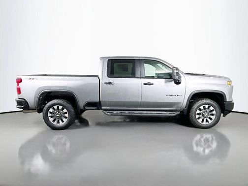 Sterling Gray Metallic 2026 Chevrolet Silverado 2500 Custom