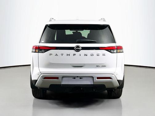2025 Nissan Pathfinder SL 4WD