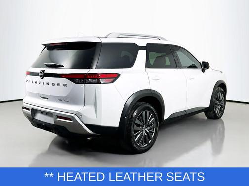 2025 Nissan Pathfinder SL 4WD