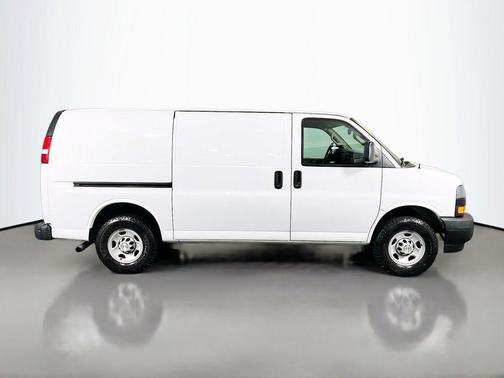 Summit White 2020 Chevrolet Express 3500 RWD 3500 Regular Wheelbase WT