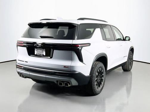 Polar White Tricoat 2026 Chevrolet Traverse AWD Z71