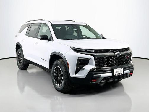 Polar White Tricoat 2026 Chevrolet Traverse AWD Z71