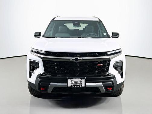 Polar White Tricoat 2026 Chevrolet Traverse AWD Z71