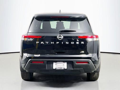 2024 Nissan Pathfinder S 4WD