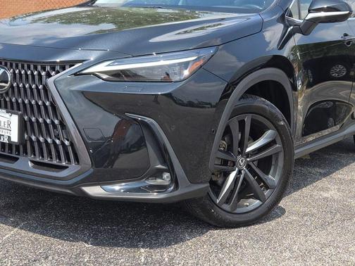 2022 Lexus NX 450h+ Luxury