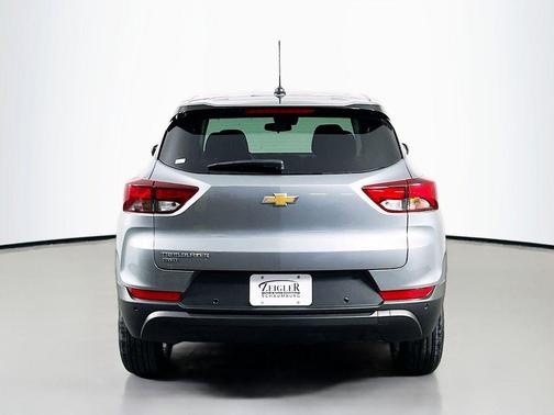 Sterling Gray Metallic 2026 Chevrolet Trailblazer LS