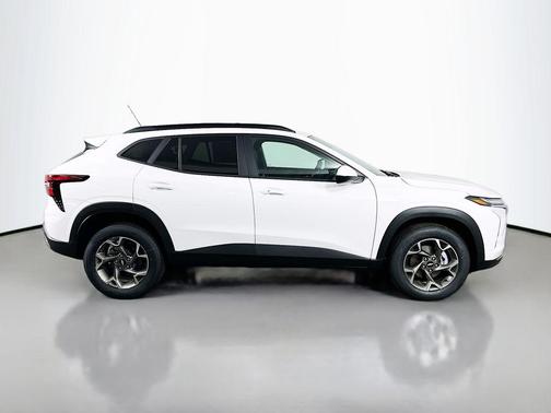 Summit White 2026 Chevrolet Trax LT