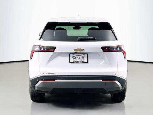 Summit White 2026 Chevrolet Equinox 1LT