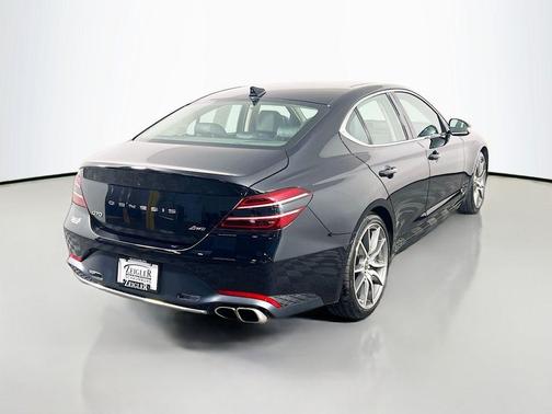 2022 Genesis G70 2.0T AWD