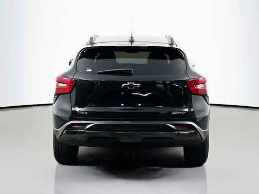 Mosaic Black Metallic 2024 Chevrolet Trax FWD ACTIV