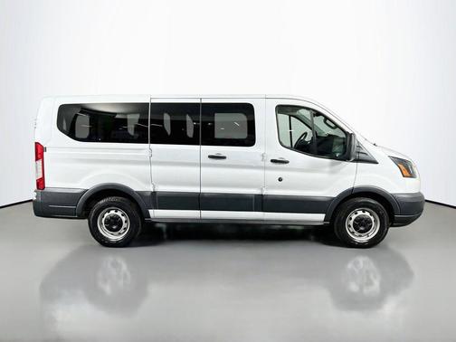 Oxford White 2018 Ford Transit-150 XL