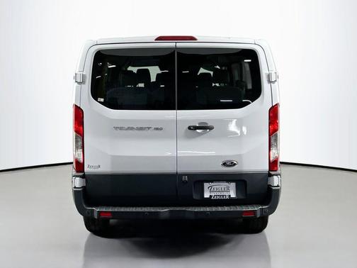 Oxford White 2018 Ford Transit-150 XL