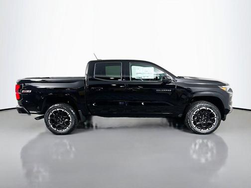 Black 2026 Chevrolet Colorado Z71