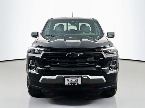 Black 2026 Chevrolet Colorado Z71