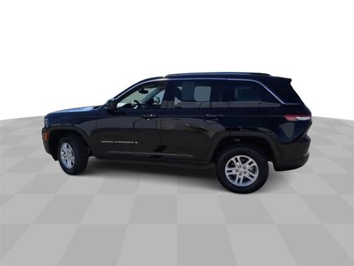 2022 Jeep Grand Cherokee Laredo