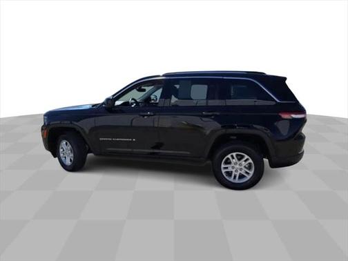 2022 Jeep Grand Cherokee Laredo