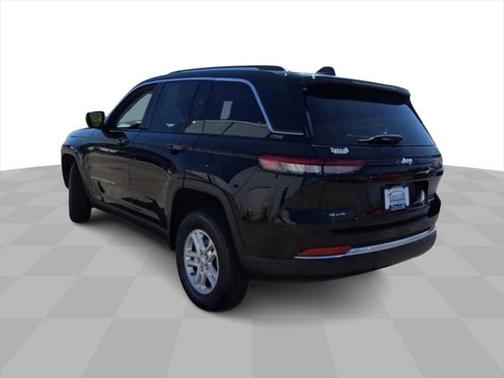 2022 Jeep Grand Cherokee Laredo