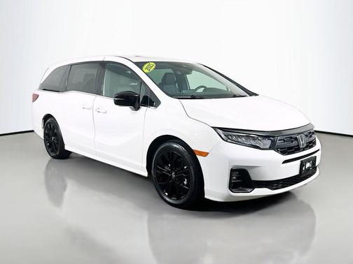 Platinum White Pearl 2025 Honda Odyssey Sport-L