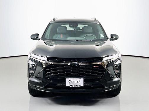 Mosaic Black Metallic 2026 Chevrolet Trax FWD 2RS