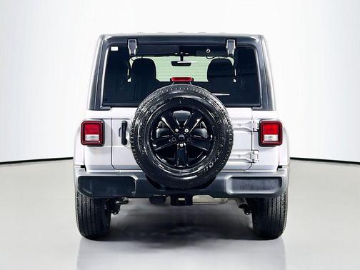 Silver Zynith Clearcoat 2022 Jeep Wrangler Unlimited Sport Altitude