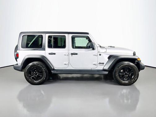 Silver Zynith Clearcoat 2022 Jeep Wrangler Unlimited Sport Altitude